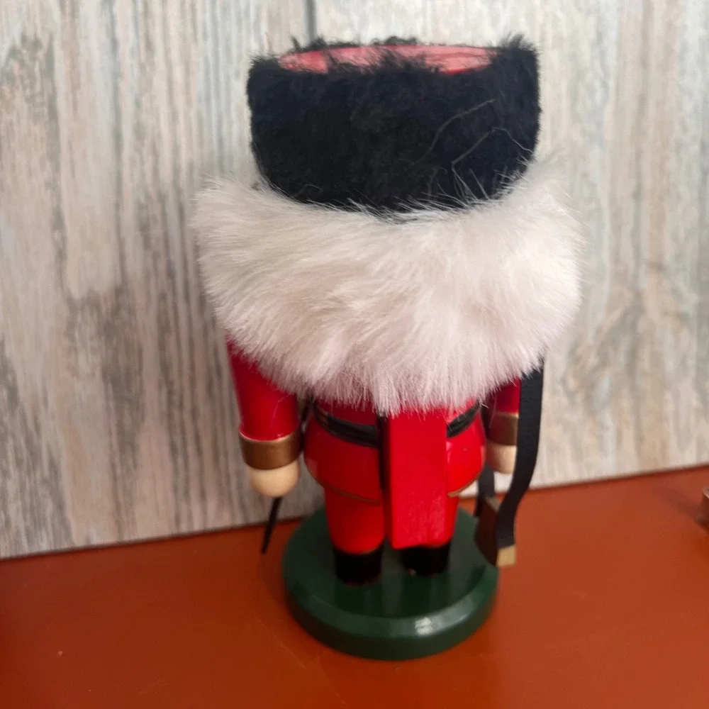 Vtg Wooden Soldier Nutcracker Red Uniform Faux Fur Hat Christmas Decor 7 Inch
